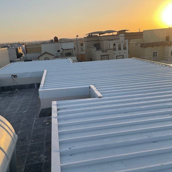 ساندويتش بانل في الرياض