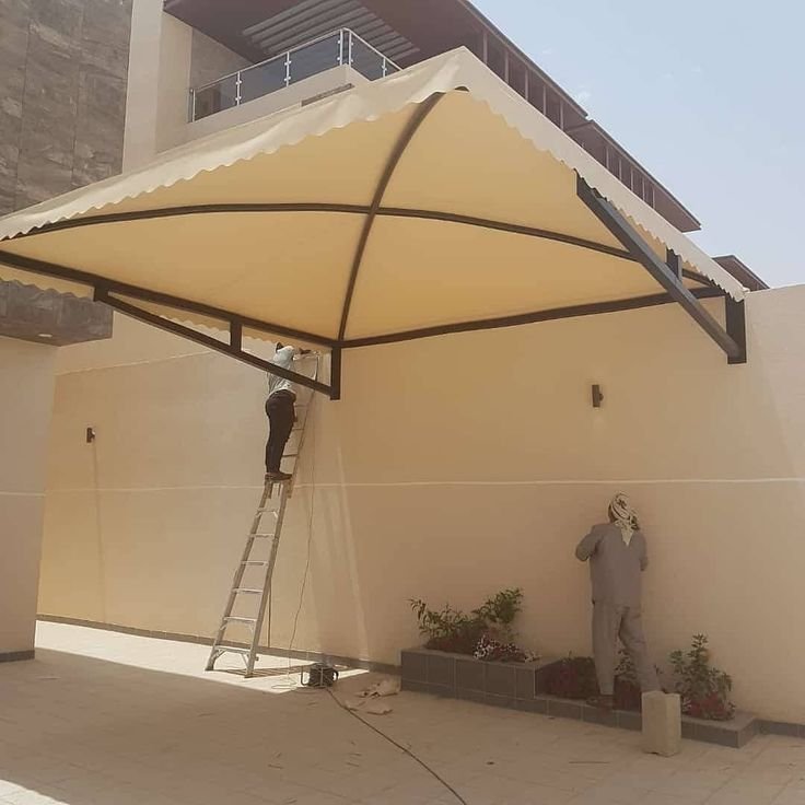 مظلات سيارات جدارية