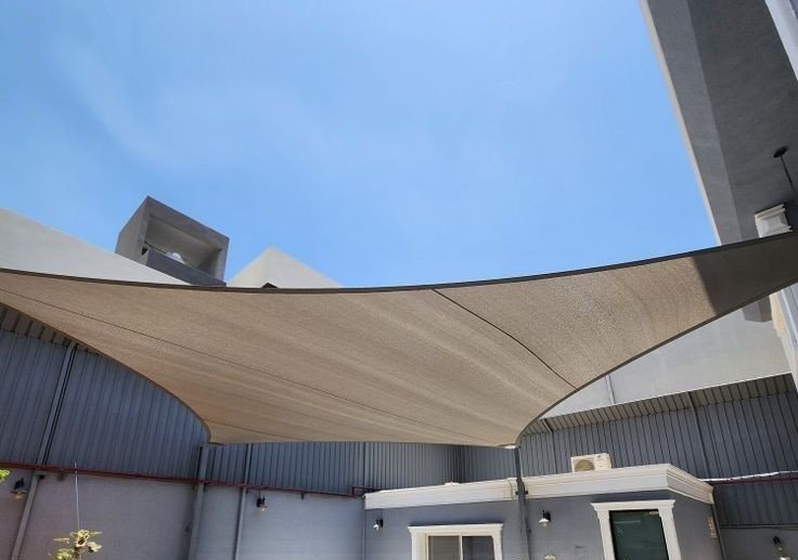 مظلات شد إنشائي للساحات