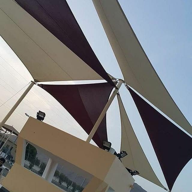 مظلات شد إنشائي للمجمعات التجارية